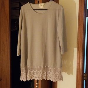 Blouse with lace bottom